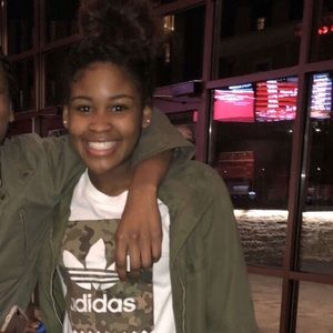 Meet your Posher, Jaela